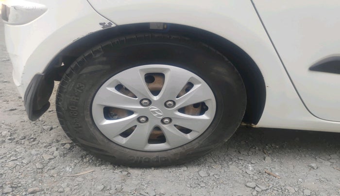 2011 Hyundai i10 MAGNA 1.2, CNG, Manual, 1,35,137 km, tyre