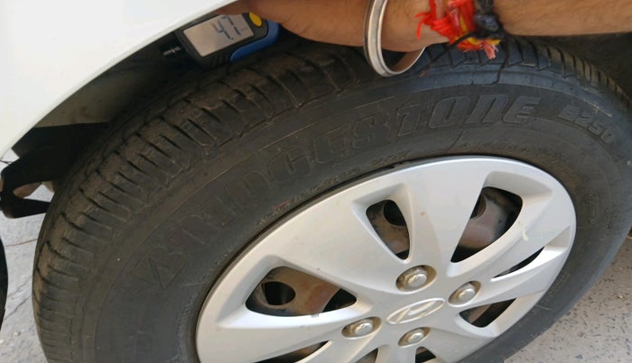 2012 Hyundai i10 MAGNA 1.2, Petrol, Manual, 51,475 km, tyre