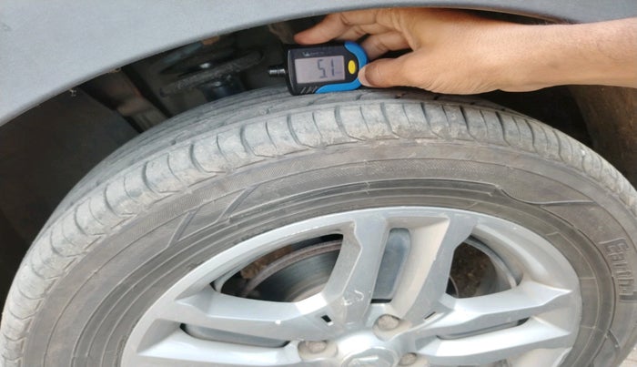 2019 Renault TRIBER RXZ, Petrol, Manual, 1,39,615 km, tyre