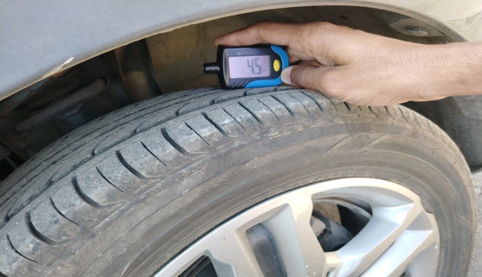 2019 Renault TRIBER RXZ, Petrol, Manual, 1,39,615 km, tyre