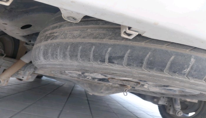 2017 Toyota Innova Crysta TOURING SPORT DIESEL MT, Diesel, Manual, 1,15,923 km, tyre