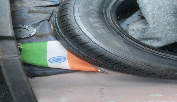 2019 Hyundai Verna 1.6 VTVT SX, Petrol, Manual, 54,594 km, tyre