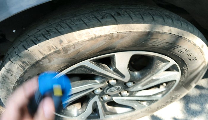 2022 Toyota Innova Crysta 2.4 G 7 STR, Diesel, Manual, 36,579 km, tyre