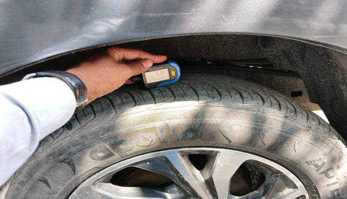 2022 Toyota Innova Crysta 2.4 G 7 STR, Diesel, Manual, 36,579 km, tyre