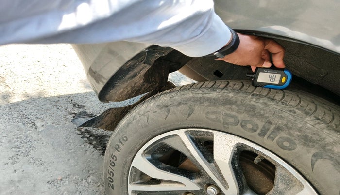 2022 Toyota Innova Crysta 2.4 G 7 STR, Diesel, Manual, 36,579 km, tyre