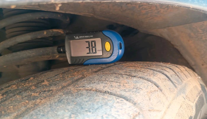 2012 Ford Fiesta STYLE PETROL AT, Petrol, Automatic, 1,09,567 km, tyre