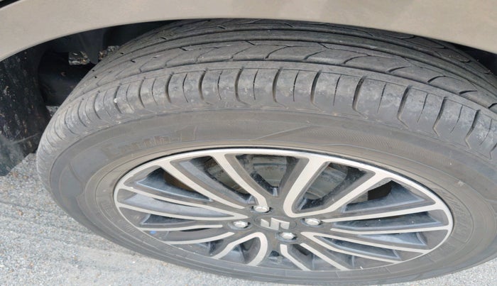 2022 Maruti Dzire ZXI Plus AMT, Petrol, Automatic, 1,11,842 km, tyre