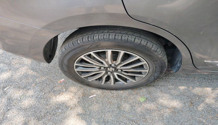 2022 Maruti Dzire ZXI Plus AMT, Petrol, Automatic, 1,11,842 km, tyre