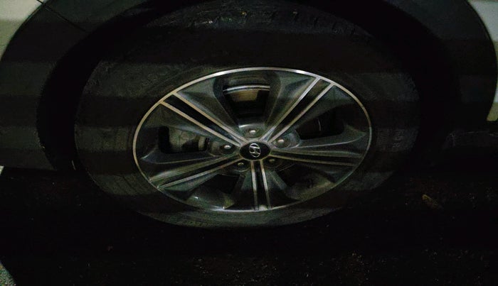 2016 Hyundai Creta SX PLUS AT 1.6 DIESEL, Diesel, Automatic, 1,91,814 km, tyre