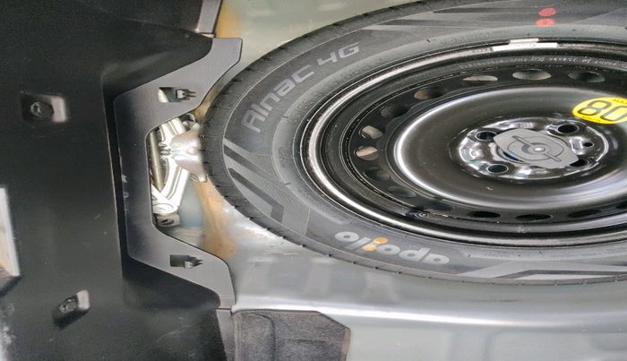 2023 Maruti Baleno ZETA PETROL 1.2, Petrol, Manual, 65,070 km, tyre