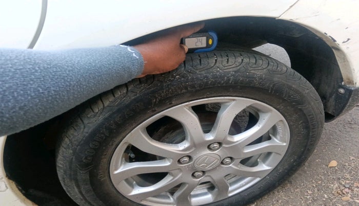 2015 Honda Amaze 1.2L I-VTEC VX AT, Petrol, Automatic, 75,620 km, tyre