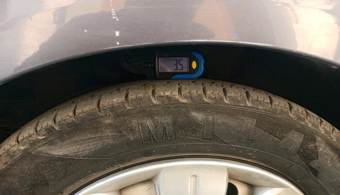 2013 Hyundai i10 D LITE 1.1, CNG, Manual, 84,209 km, tyre