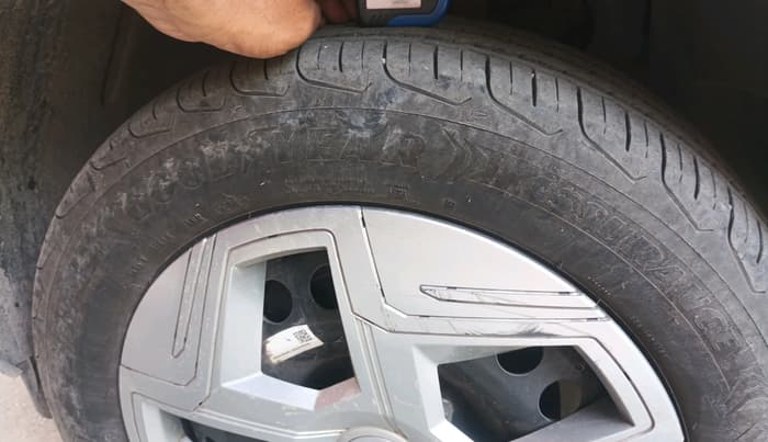 2024 Tata NEXON Pure S 1.2 iCNG, CNG, Manual, 22,440 km, tyre