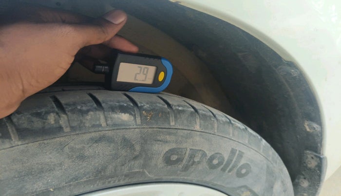 2018 Maruti Swift ZXI, Petrol, Manual, 59,099 km, tyre