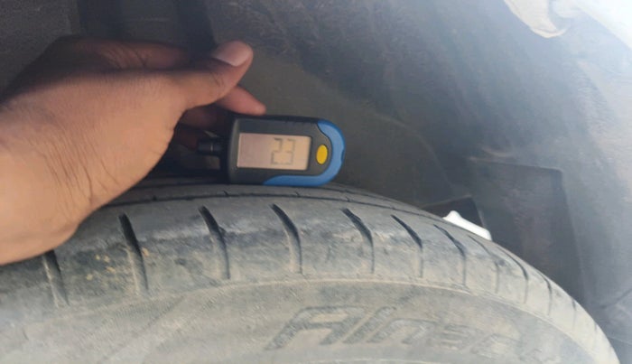 2018 Maruti Swift ZXI, Petrol, Manual, 59,099 km, tyre