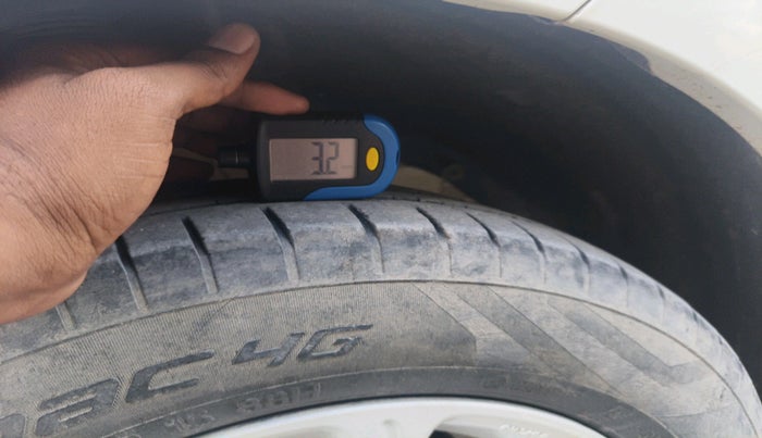 2018 Maruti Swift ZXI, Petrol, Manual, 59,099 km, tyre