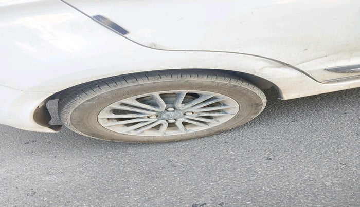 2019 Ford New Figo TITANIUM BLU 1.5 DIESEL, Diesel, Manual, 1,41,767 km, tyre