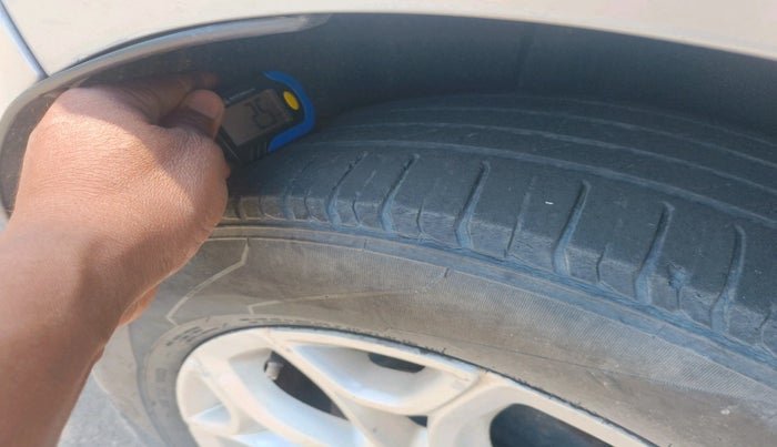 2015 Ford Ecosport TITANIUM 1.0L ECOBOOST, Petrol, Manual, 86,352 km, tyre