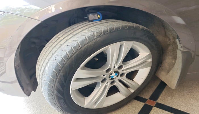 2013 BMW 3 Series 320d, Diesel, Automatic, 1,31,732 km, tyre