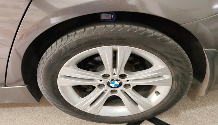 2013 BMW 3 Series 320d, Diesel, Automatic, 1,31,732 km, tyre