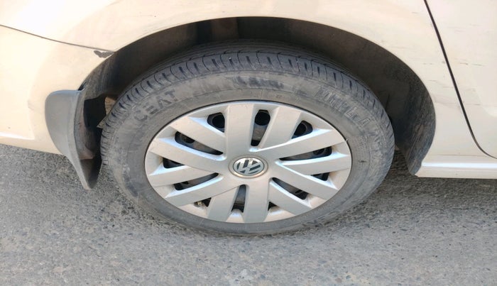 2013 Volkswagen Vento COMFORTLINE DIESEL 1.6, Diesel, Manual, 1,53,685 km, tyre