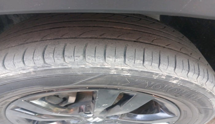 2019 Maruti Vitara Brezza ZDI AMT, Diesel, Automatic, 1,14,580 km, tyre