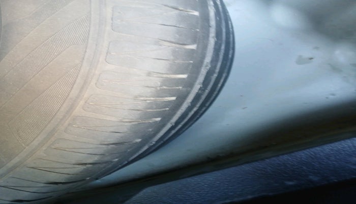 2019 Maruti Vitara Brezza ZDI AMT, Diesel, Automatic, 1,14,580 km, tyre