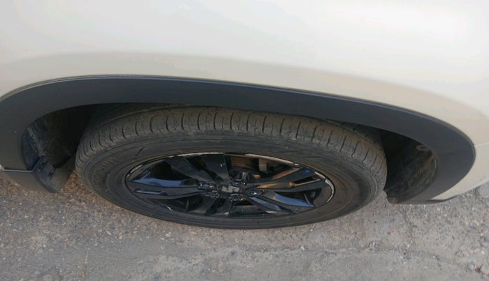 2019 Maruti Vitara Brezza ZDI AMT, Diesel, Automatic, 1,14,580 km, tyre