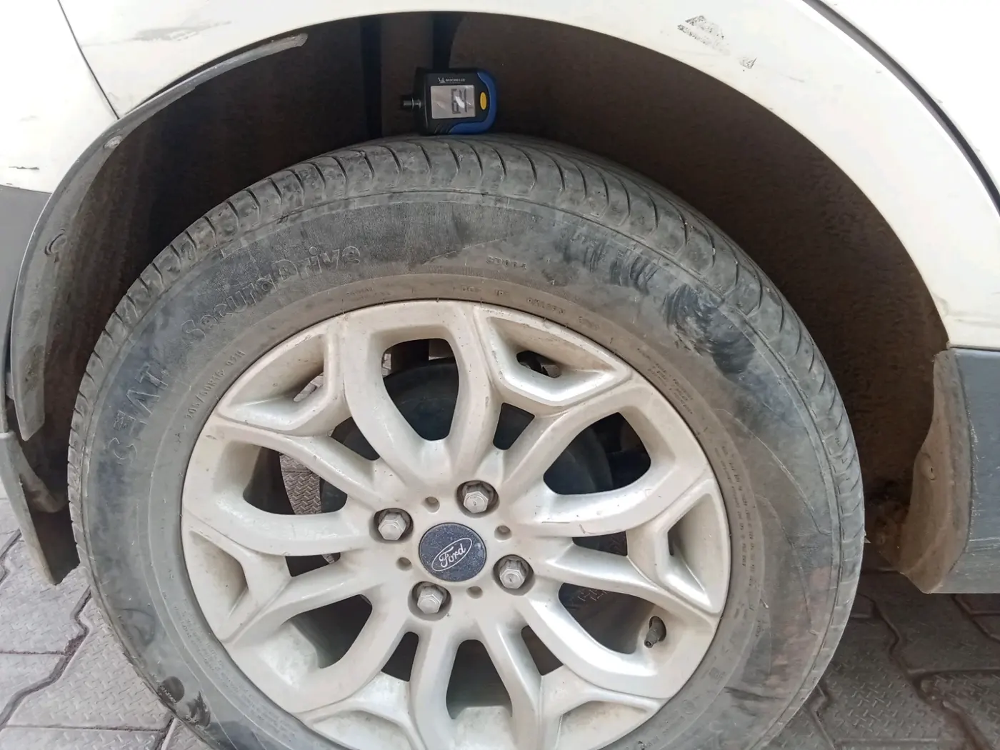 2014 Ford Ecosport TITANIUM 1.0L ECOBOOST, Petrol, Manual, 67,265 km, tyre