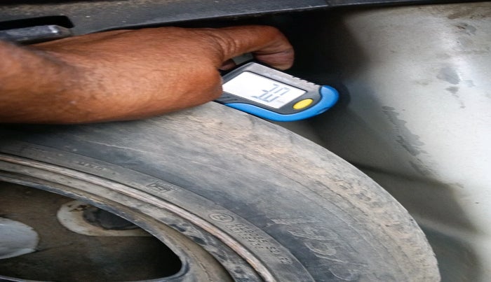 2017 Hyundai Elite i20 ASTA 1.4 CRDI, Diesel, Manual, 1,21,772 km, tyre