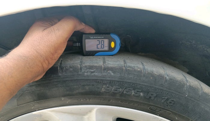 2017 Hyundai Elite i20 ASTA 1.4 CRDI, Diesel, Manual, 1,21,772 km, tyre