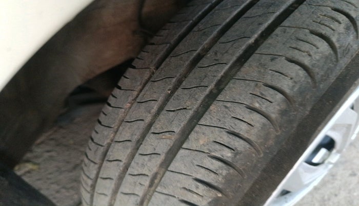 2024 Maruti Swift VXi, Petrol, Manual, 16,885 km, tyre