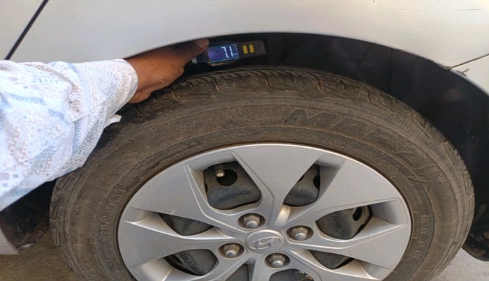 2015 Hyundai Xcent S 1.2, Petrol, Manual, 72,302 km, tyre