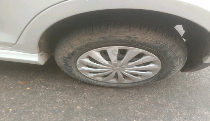 2015 Maruti Swift Dzire VXI, Petrol, Manual, 51,356 km, tyre