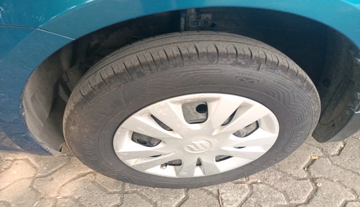 2014 Maruti Swift Dzire VXI, Petrol, Manual, 38,909 km, tyre
