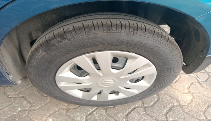 2014 Maruti Swift Dzire VXI, Petrol, Manual, 38,909 km, tyre