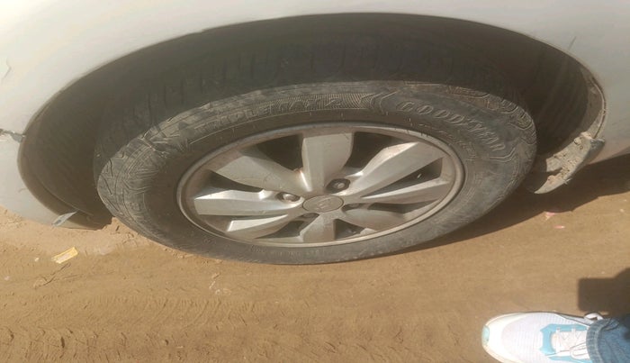 2012 Hyundai i20 SPORTZ 1.2, Petrol, Manual, 91,299 km, tyre