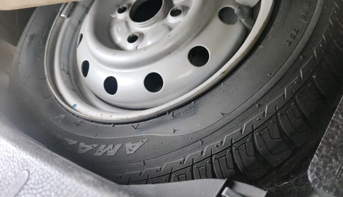 2012 Maruti Wagon R 1.0 LXI, Petrol, Manual, 33,750 km, tyre