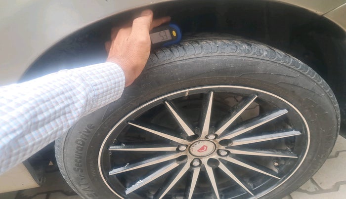 2011 Honda City 1.5L I-VTEC S MT, Petrol, Manual, 1,15,579 km, tyre