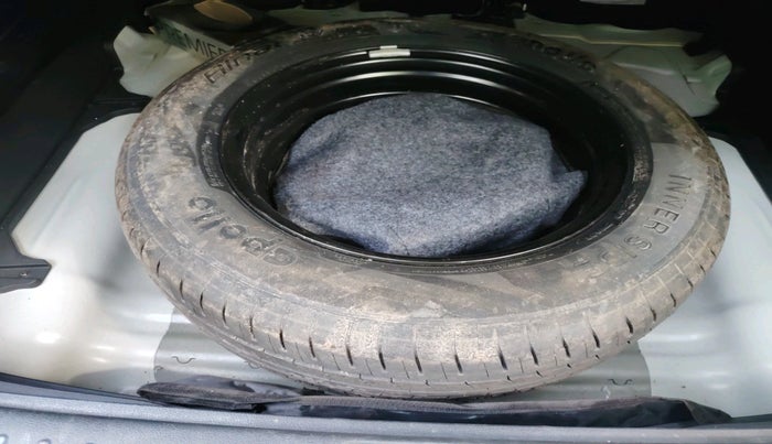 2022 Hyundai Creta SX 1.5 PETROL, Petrol, Manual, 30,272 km, tyre