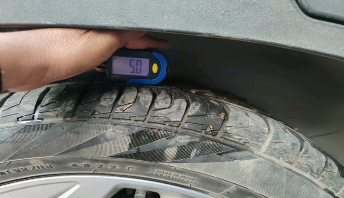 2022 Hyundai Creta SX 1.5 PETROL, Petrol, Manual, 30,272 km, tyre