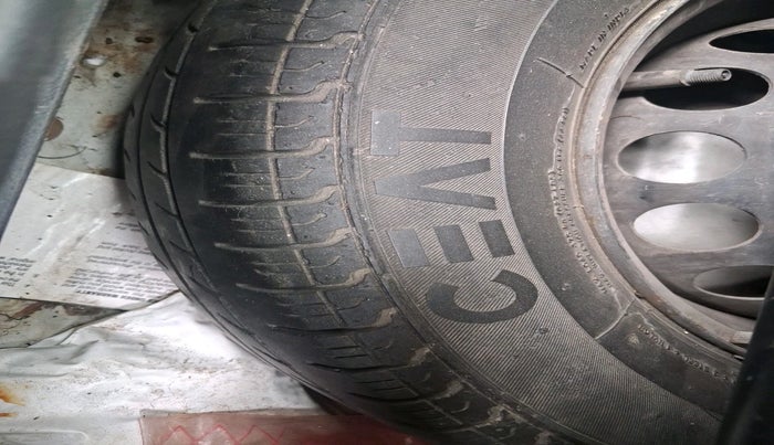 2016 Maruti Alto 800 LXI CNG, CNG, Manual, 85,554 km, tyre