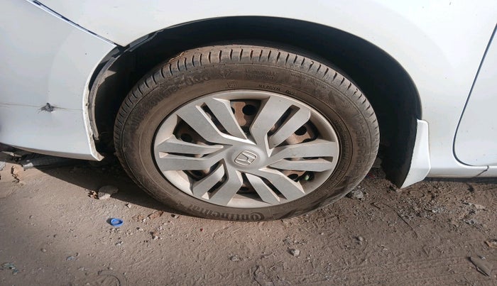 2015 Honda City 1.5L I-DTEC S, Diesel, Manual, 2,54,208 km, tyre