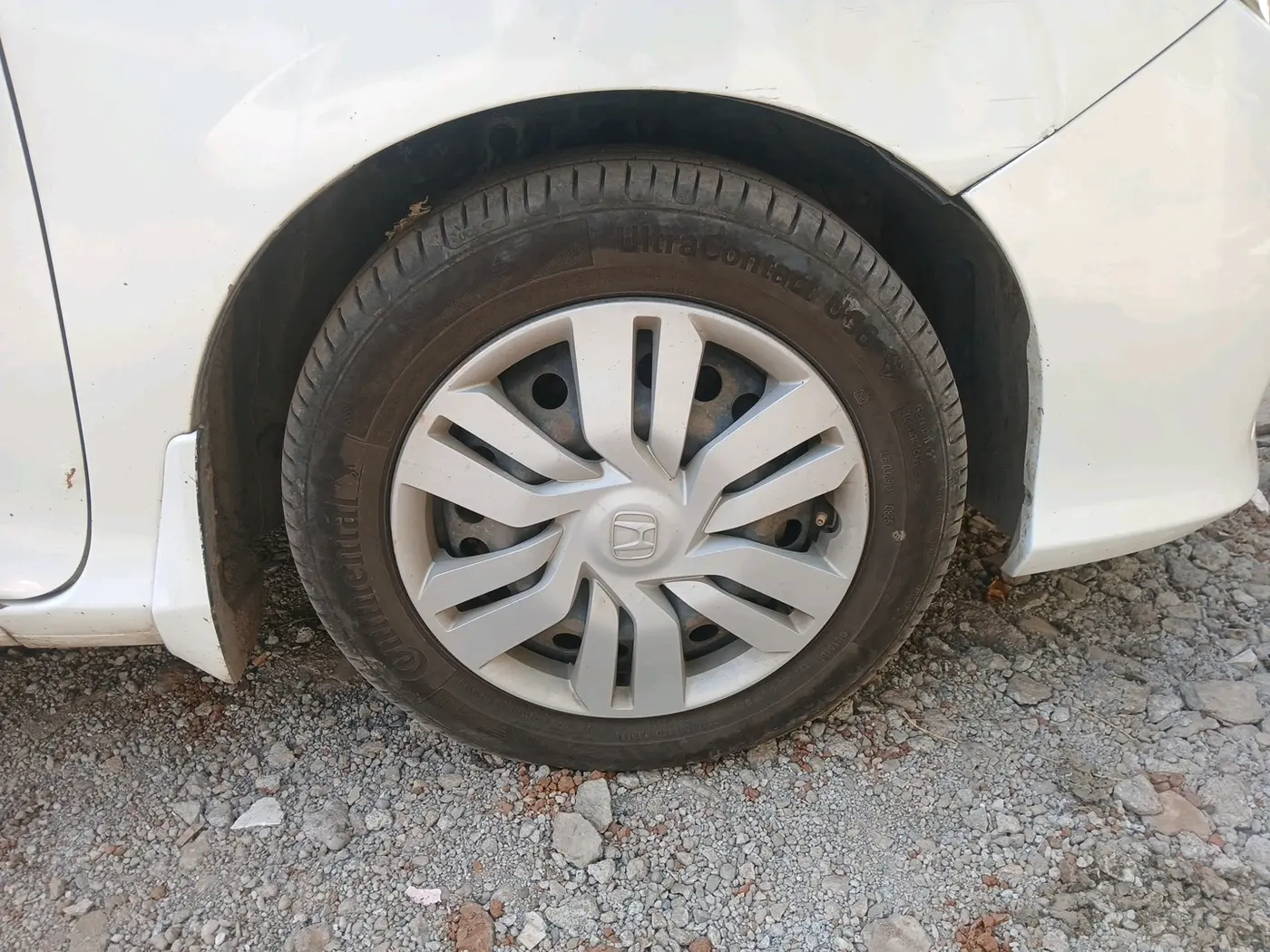 2015 Honda City 1.5L I-DTEC S, Diesel, Manual, 2,54,208 km, tyre