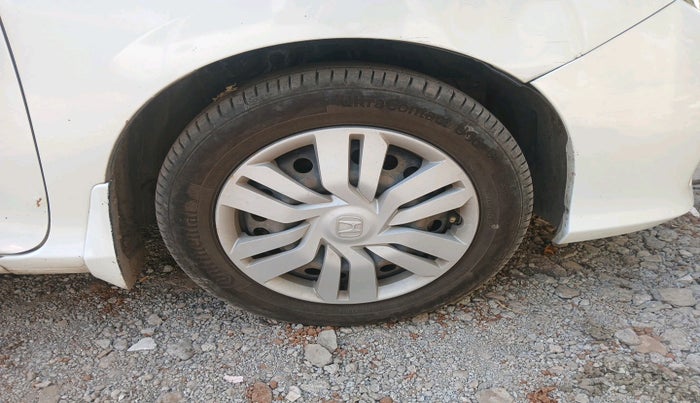 2015 Honda City 1.5L I-DTEC S, Diesel, Manual, 2,54,208 km, tyre