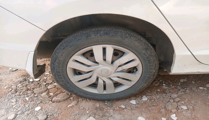 2015 Honda City 1.5L I-DTEC S, Diesel, Manual, 2,54,208 km, tyre