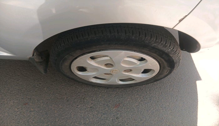 2013 Tata Nano LX, Petrol, Manual, 44,010 km, tyre