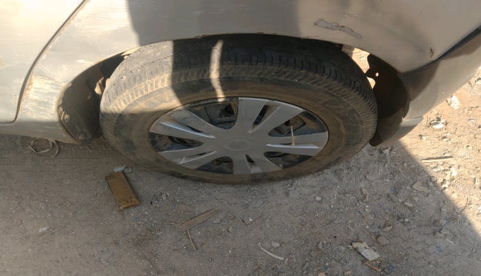 2008 Maruti Swift VXI 1.3, Petrol, Manual, 96,240 km, tyre