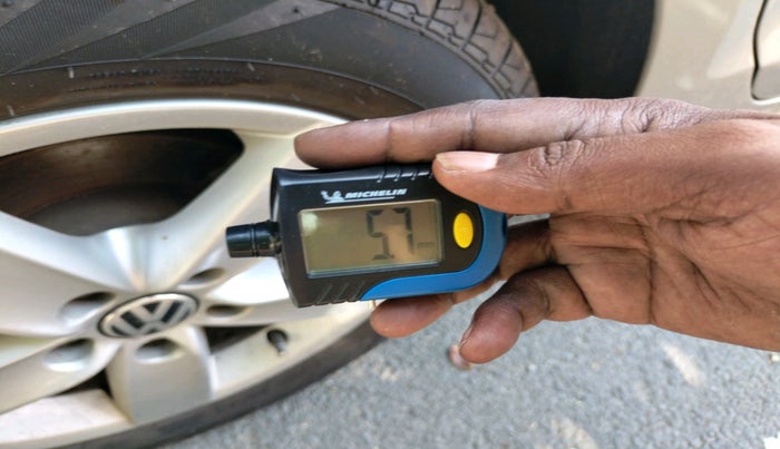 2012 Volkswagen Jetta COMFORTLINE TDI, Diesel, Manual, 1,00,766 km, tyre