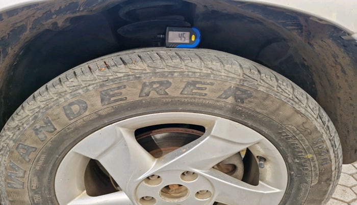 2013 Renault Duster 110 PS RXZ DIESEL, Diesel, Manual, 1,31,080 km, tyre